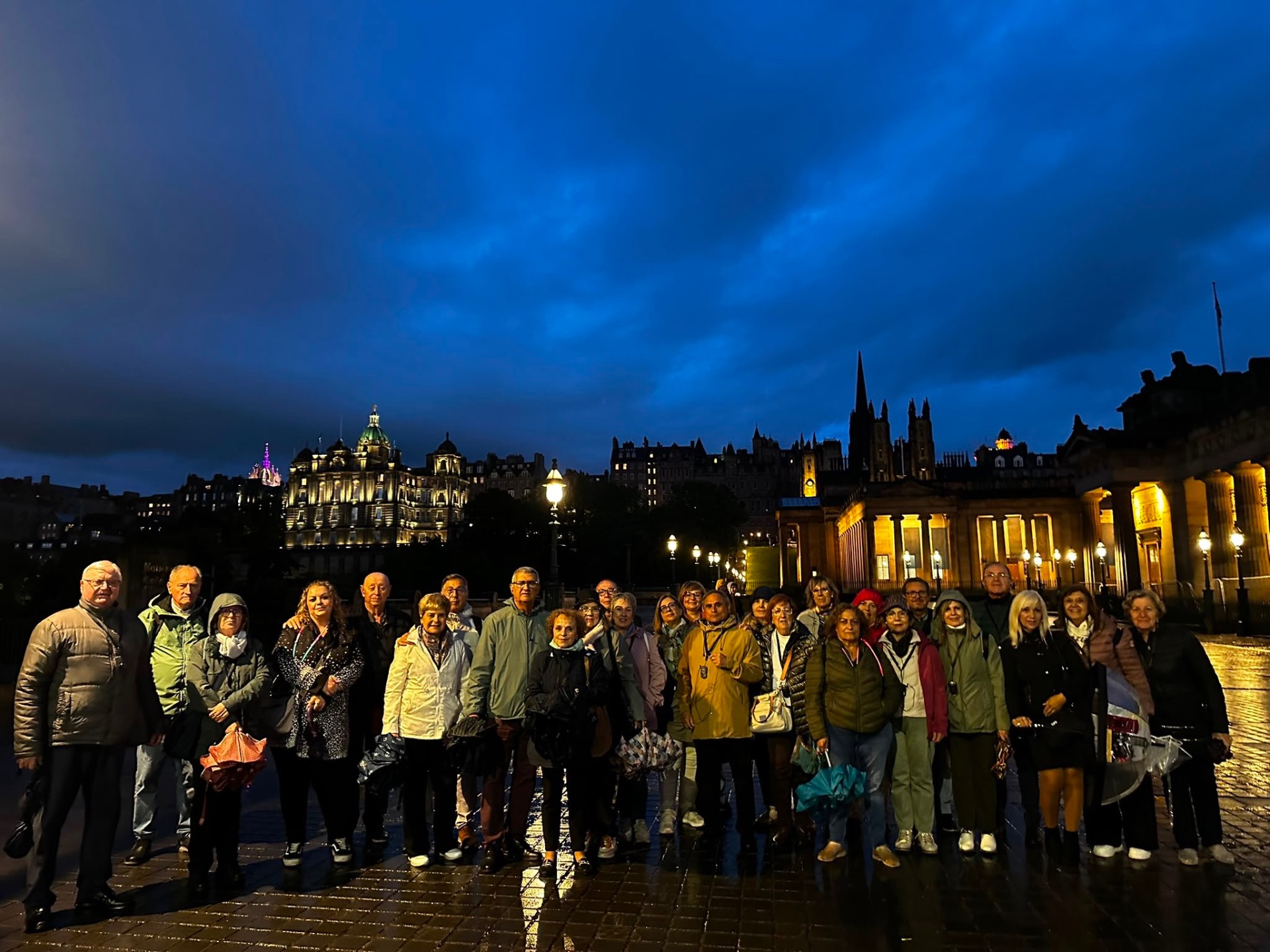 Edimburgo de noche – Viajes by Elena Bodale